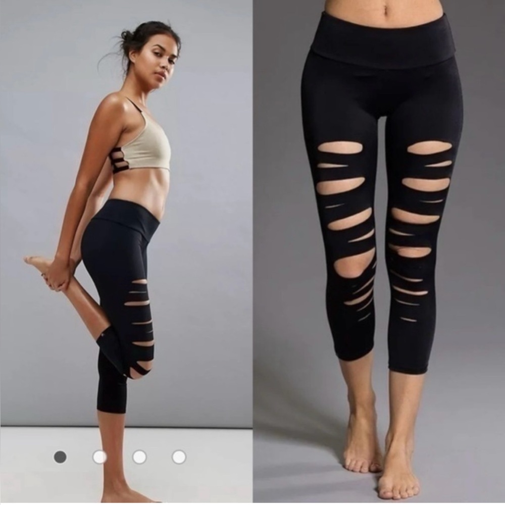 Onzie Black Shredded Cropped Yoga Leggings Size Small/Medium